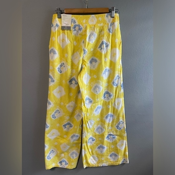 NWT Style & Co wide leg pull on style yellow print pants. Size Petite Small - Picture 3 of 8